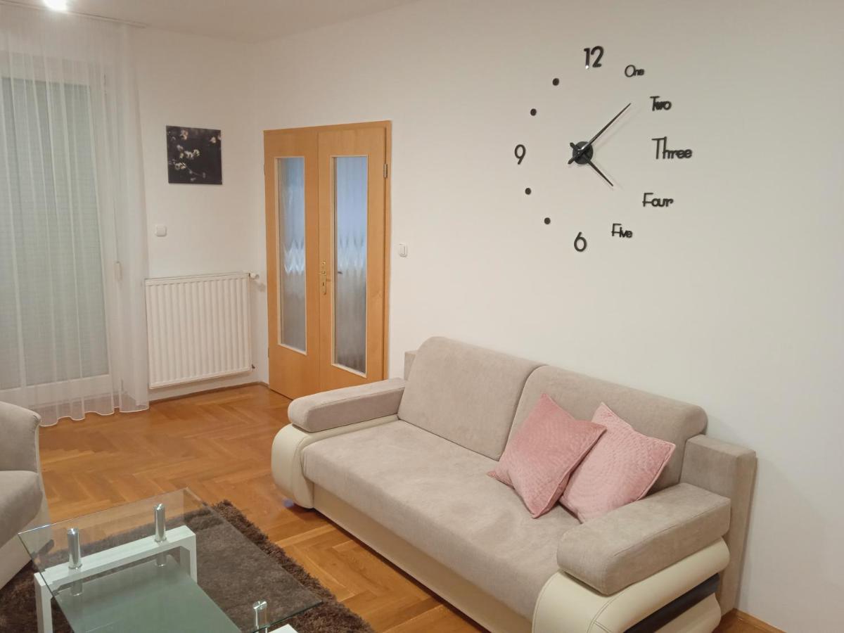 Family Apartment-Csaladias Hangulat Γκιόρ Εξωτερικό φωτογραφία