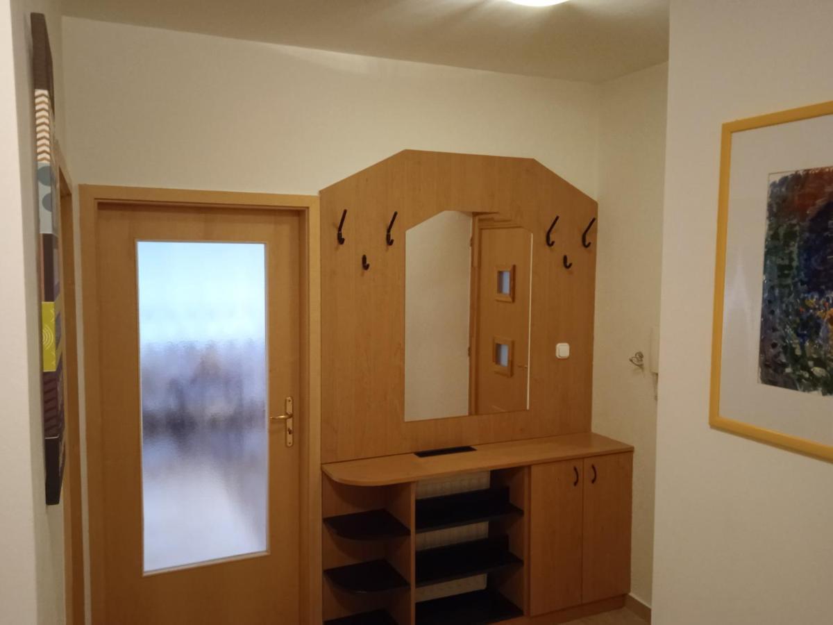 Family Apartment-Csaladias Hangulat Γκιόρ Εξωτερικό φωτογραφία