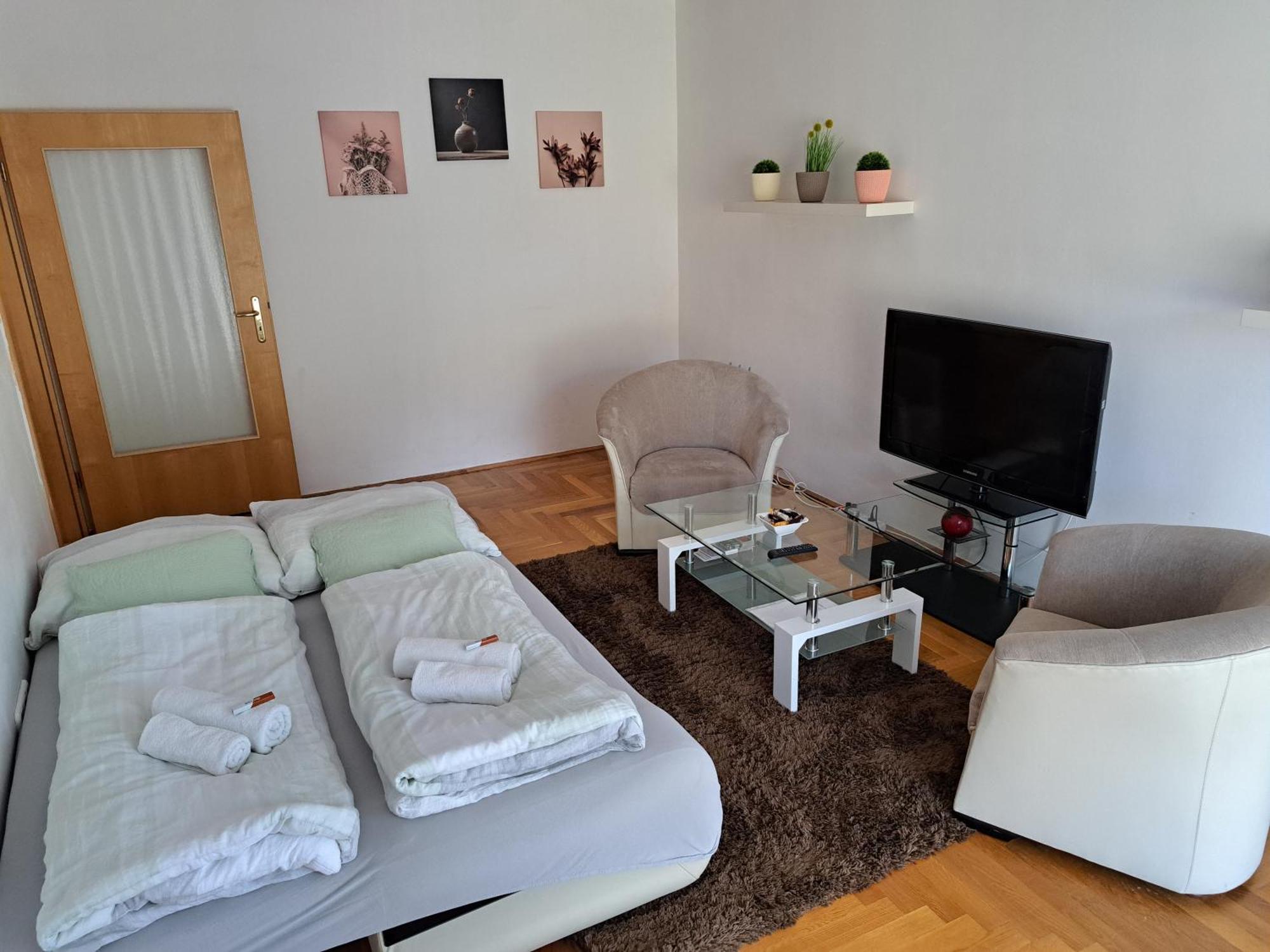 Family Apartment-Csaladias Hangulat Γκιόρ Εξωτερικό φωτογραφία
